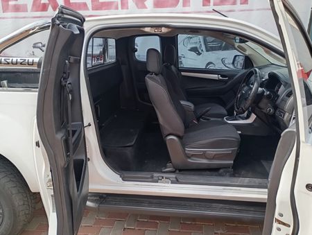 2019-Isuzu-D-Max-KB-300-Auto-Extended-Cab-Diesel-Automatic_10