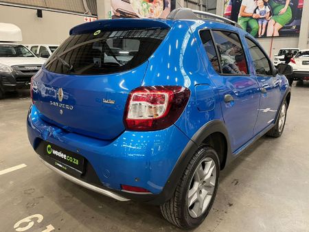 2016-Renault-Sandero-900T-Stepway_6