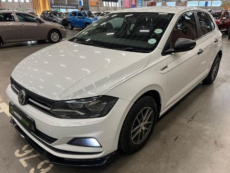 2020-Volkswagen-Polo-10-TSI-Trendline_2