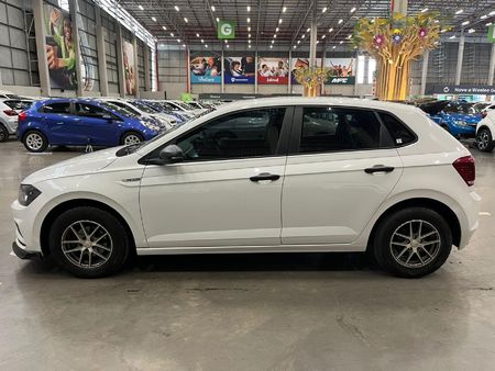 2020-Volkswagen-Polo-10-TSI-Trendline_3