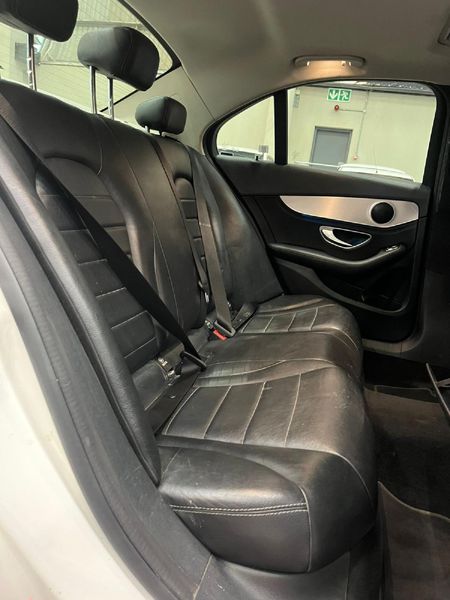 2015-Mercedes-Benz-C-Class-C-220-Bluetec-Avantgarde-Auto_11