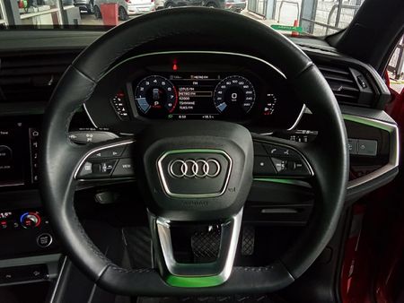 2025-Audi-Q3-20-TFSI-quattro-Auto-S-Line-40-TFSI_9