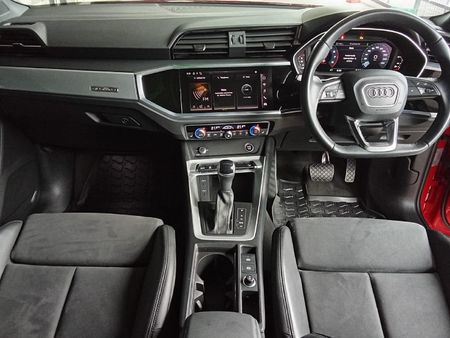 2025-Audi-Q3-20-TFSI-quattro-Auto-S-Line-40-TFSI_10