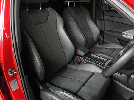 2025-Audi-Q3-20-TFSI-quattro-Auto-S-Line-40-TFSI_12
