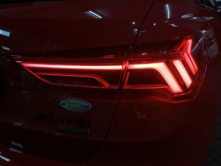 2025-Audi-Q3-20-TFSI-quattro-Auto-S-Line-40-TFSI_16