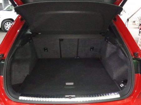 2025-Audi-Q3-20-TFSI-quattro-Auto-S-Line-40-TFSI_7