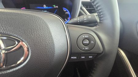 2026-Toyota-Corolla-Cross-Corolla-Cross-18-XS_10