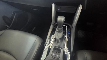 2026-Toyota-Corolla-Cross-Corolla-Cross-18-XS_15