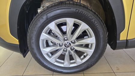 2026-Toyota-Corolla-Cross-Corolla-Cross-18-XS_18