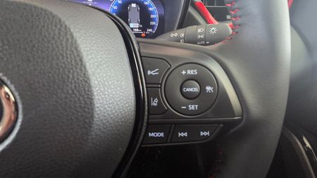 2026-Toyota-Corolla-Cross-Corolla-Cross-18-XS_19