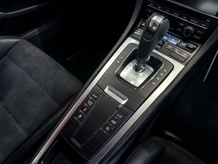 2015-Porsche-Cayman-GTS-Auto_9