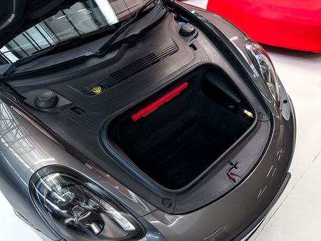 2015-Porsche-Cayman-GTS-Auto_15