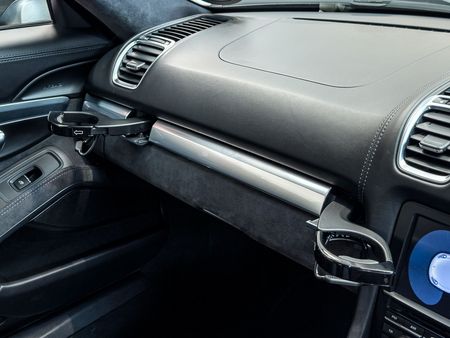 2015-Porsche-Cayman-GTS-Auto_17