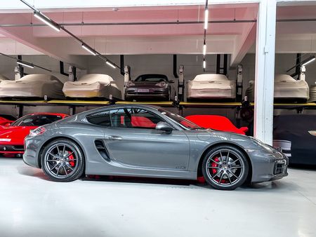 2015-Porsche-Cayman-GTS-Auto_2