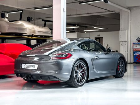 2015-Porsche-Cayman-GTS-Auto_3