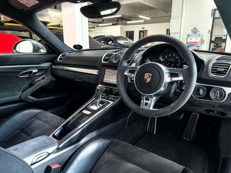 2015-Porsche-Cayman-GTS-Auto_6