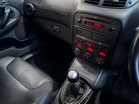 2006-Alfa-Romeo-GT-32-V6-Distinctive_14