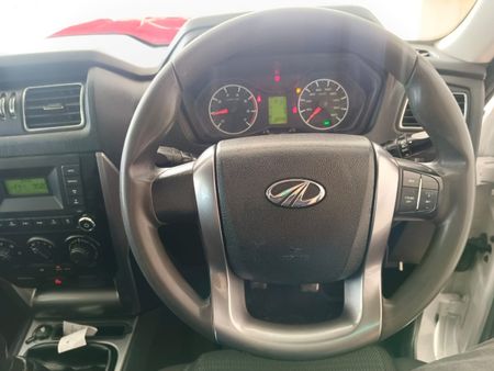 2023-Mahindra-Pik-Up-22-mHawk-S6-4x4-Double-Cab_10