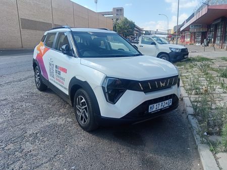 2025-Mahindra-XUV-3XO-12T-AX5_0