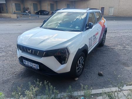 2025-Mahindra-XUV-3XO-12T-AX5_2