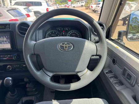 2019-Toyota-Land-Cruiser-79-45-D-Double-Cab_9