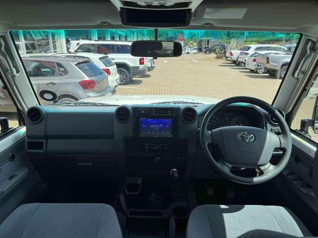 2019-Toyota-Land-Cruiser-79-45-D-Double-Cab_5