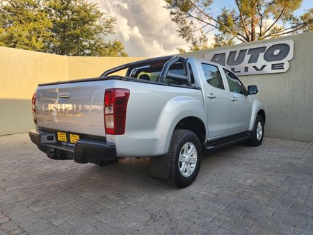 2016-Isuzu-KB-250-D-Teq-LE-Double-Cab_12