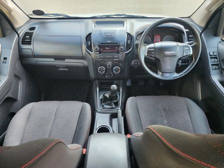 2016-Isuzu-KB-250-D-Teq-LE-Double-Cab_26