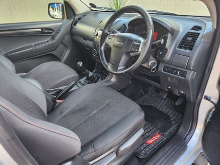 2016-Isuzu-KB-250-D-Teq-LE-Double-Cab_27