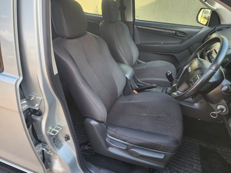 2016-Isuzu-KB-250-D-Teq-LE-Double-Cab_28