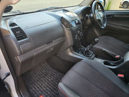 2016-Isuzu-KB-250-D-Teq-LE-Double-Cab_29