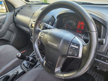 2016-Isuzu-KB-250-D-Teq-LE-Double-Cab_31