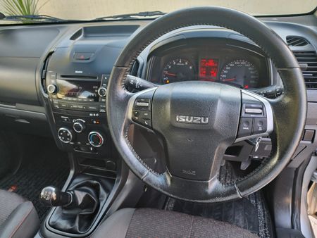 2016-Isuzu-KB-250-D-Teq-LE-Double-Cab_32