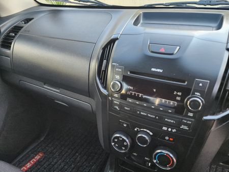 2016-Isuzu-KB-250-D-Teq-LE-Double-Cab_35