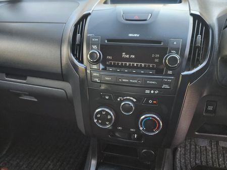 2016-Isuzu-KB-250-D-Teq-LE-Double-Cab_36