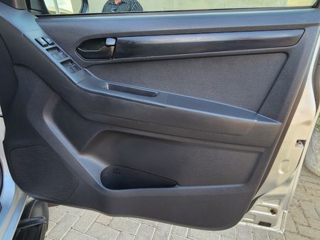 2016-Isuzu-KB-250-D-Teq-LE-Double-Cab_44
