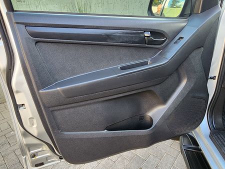 2016-Isuzu-KB-250-D-Teq-LE-Double-Cab_46