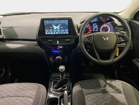 2026-Mahindra-XUV-3XO-12T-MX2_10