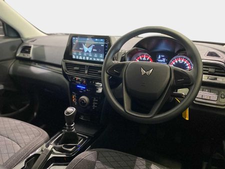 2026-Mahindra-XUV-3XO-12T-MX2_7