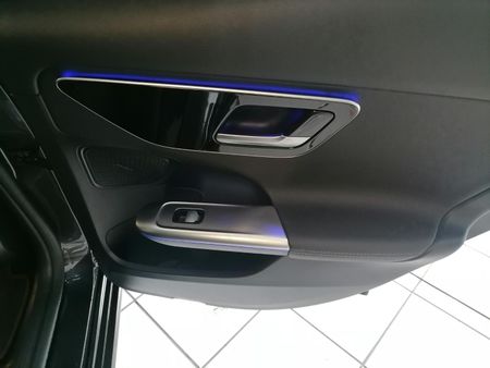 2022-Mercedes-Benz-C-Class-C-200-Auto_16
