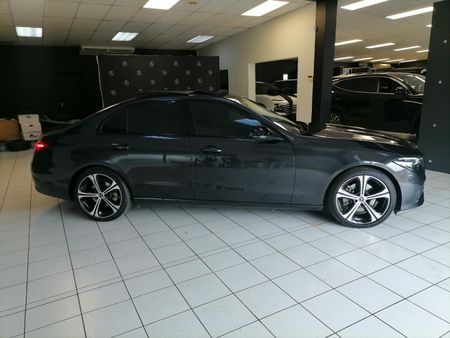 2022-Mercedes-Benz-C-Class-C-200-Auto_4