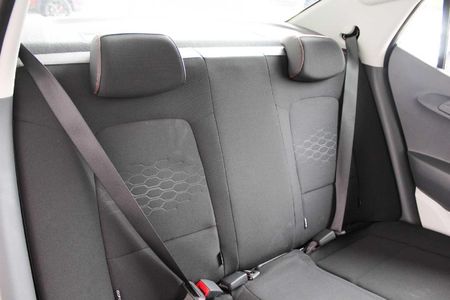 2025-Hyundai-Grand-i10-12-Fluid-Sedan_14