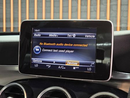 2017-Mercedes-Benz-C-Class-C-180-Avantgarde-Auto_12