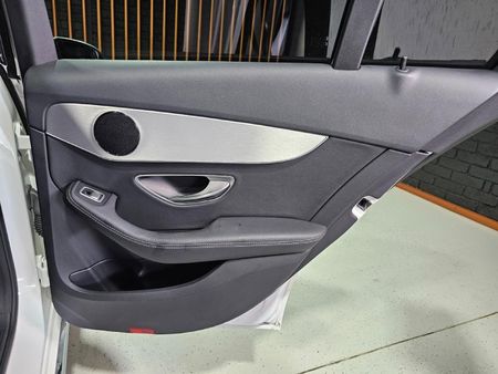2017-Mercedes-Benz-C-Class-C-180-Avantgarde-Auto_19