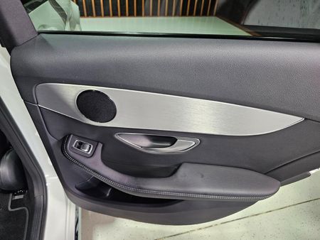 2017-Mercedes-Benz-C-Class-C-180-Avantgarde-Auto_20