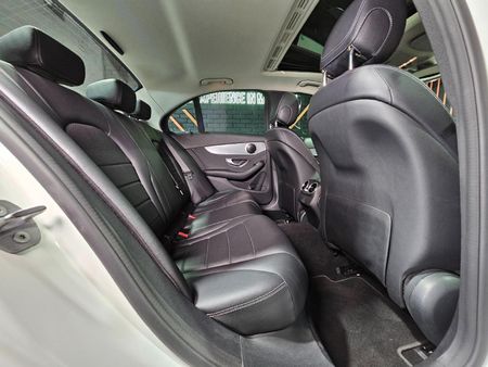 2017-Mercedes-Benz-C-Class-C-180-Avantgarde-Auto_21