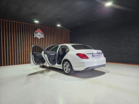 2017-Mercedes-Benz-C-Class-C-180-Avantgarde-Auto_23