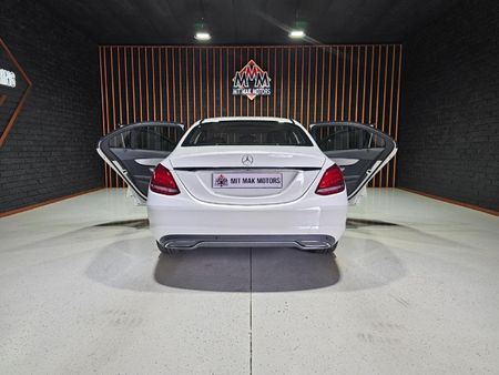 2017-Mercedes-Benz-C-Class-C-180-Avantgarde-Auto_24