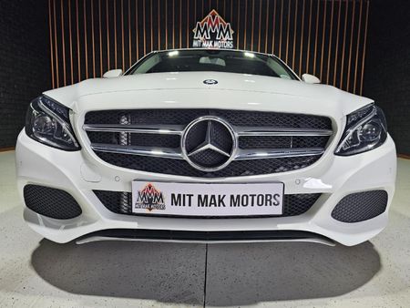 2017-Mercedes-Benz-C-Class-C-180-Avantgarde-Auto_4