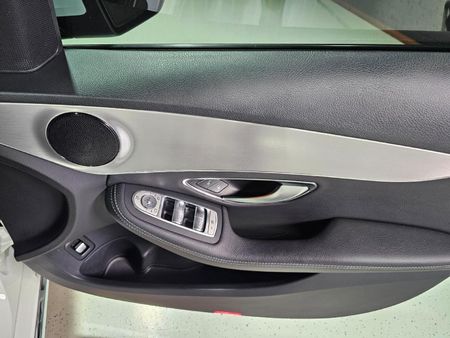 2017-Mercedes-Benz-C-Class-C-180-Avantgarde-Auto_7